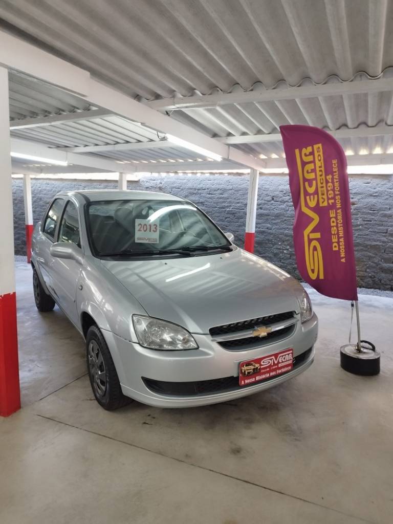 CHEVROLET - CLASSIC - 2013/2013 - Prata - R$ 29.900,00