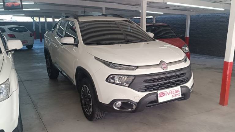 FIAT - TORO - 2021/2021 - Branca - R$ 99.999,00