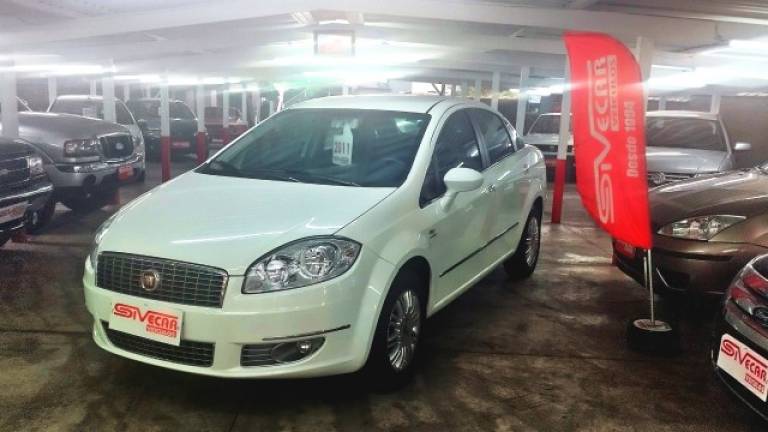 FIAT - LINEA - 2011/2011 - Branca - R$ 35.900,00