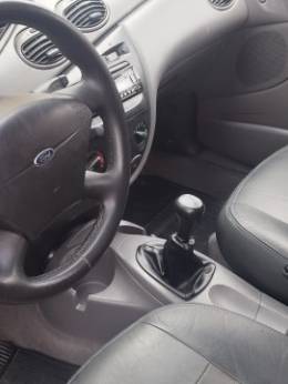 FORD - FOCUS - 2002/2002 - Vinho - Sob Consulta